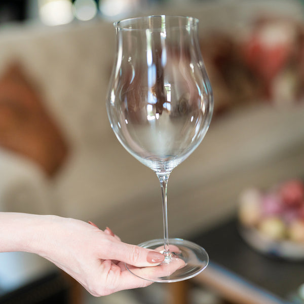 The Right Way to Polish a Wine Glass, According to a Sommelier